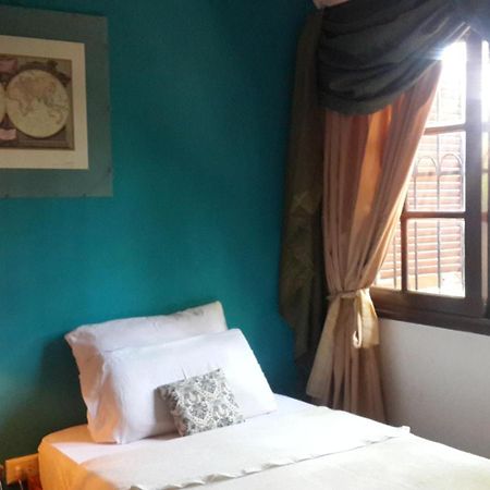 Casa Folks Bed & Breakfast Puerto Iguazú Eksteriør bilde