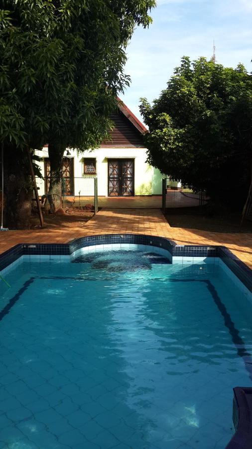 Casa Folks Bed & Breakfast Puerto Iguazú Eksteriør bilde