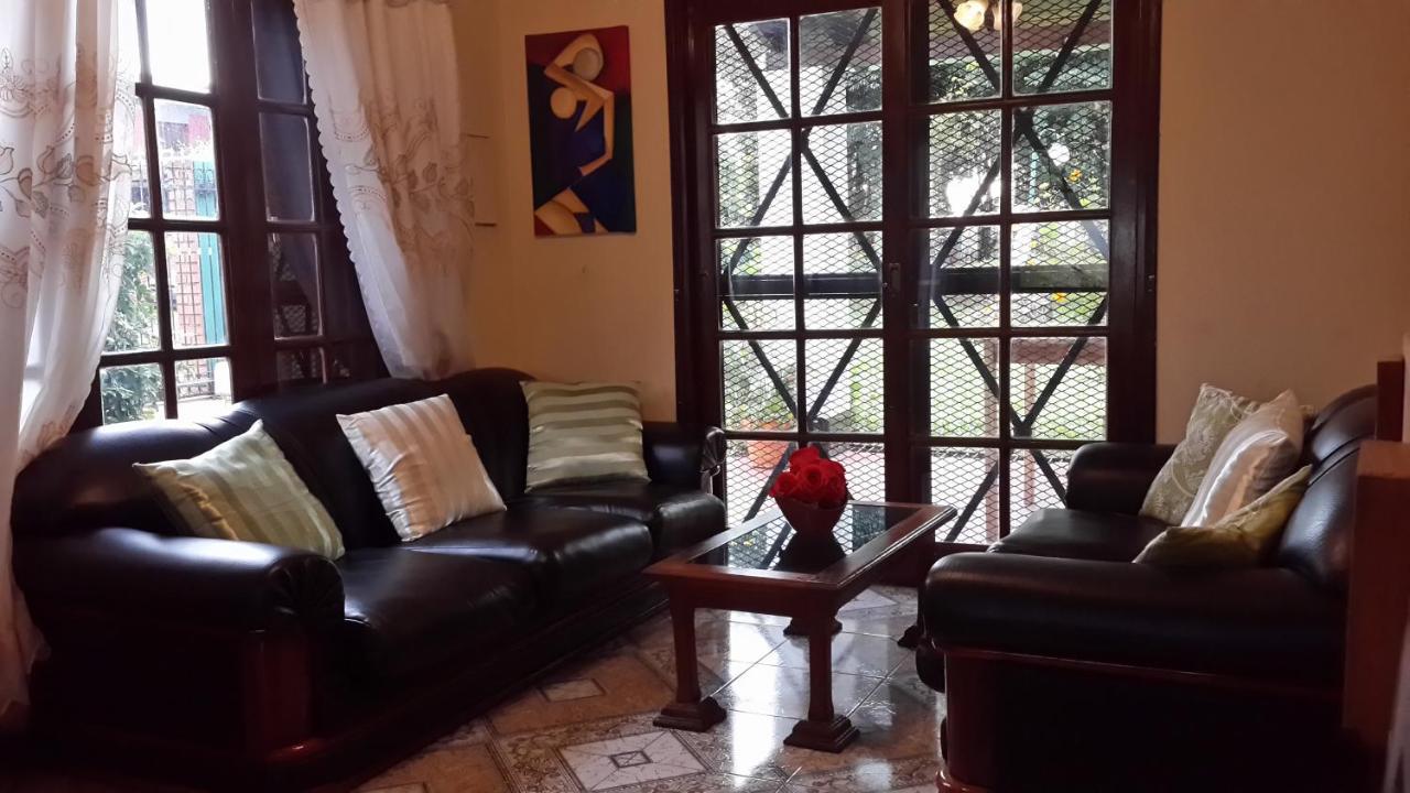 Casa Folks Bed & Breakfast Puerto Iguazú Eksteriør bilde