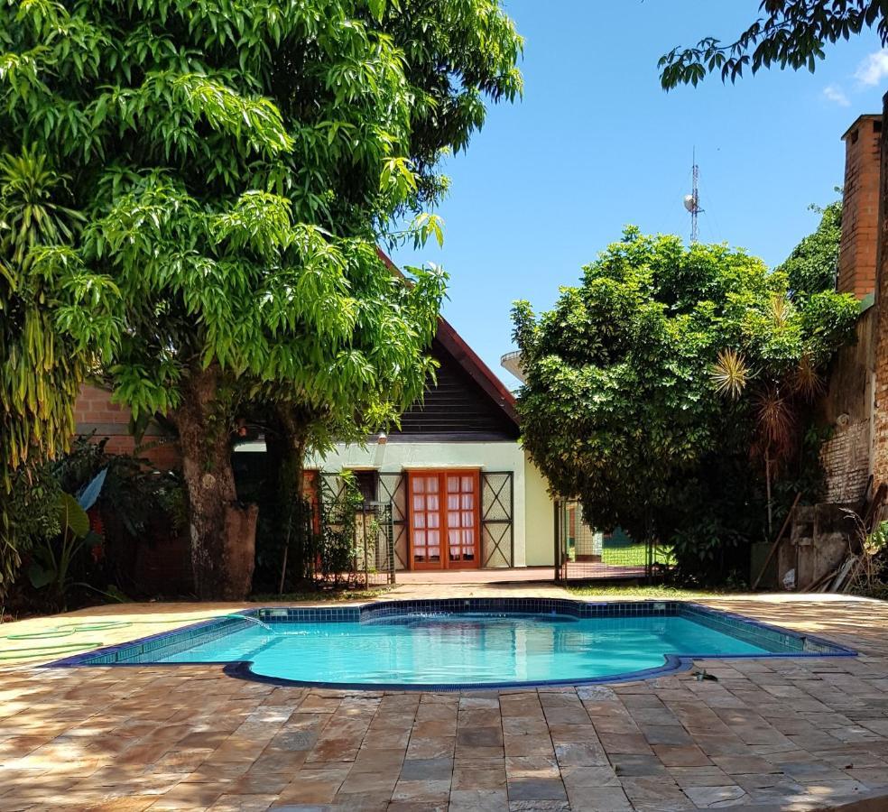 Casa Folks Bed & Breakfast Puerto Iguazú Eksteriør bilde
