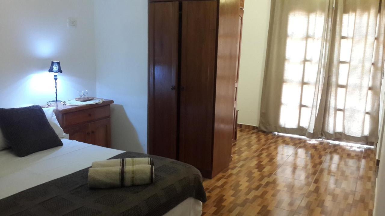Casa Folks Bed & Breakfast Puerto Iguazú Eksteriør bilde
